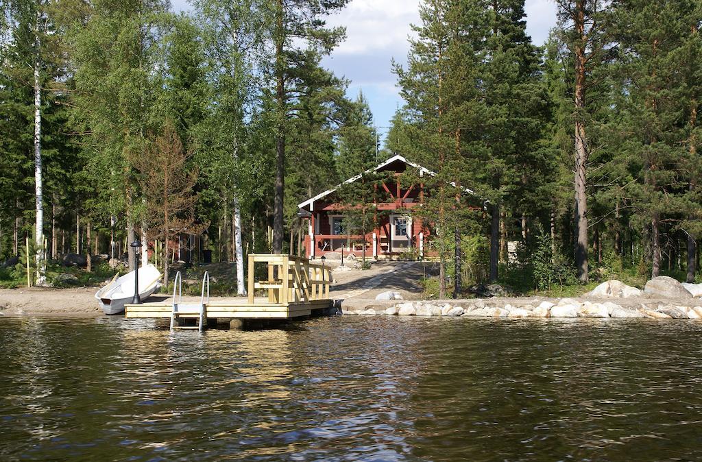 Kartanohotelli Satulinna Huvilat Hirvensalmi Exterior foto